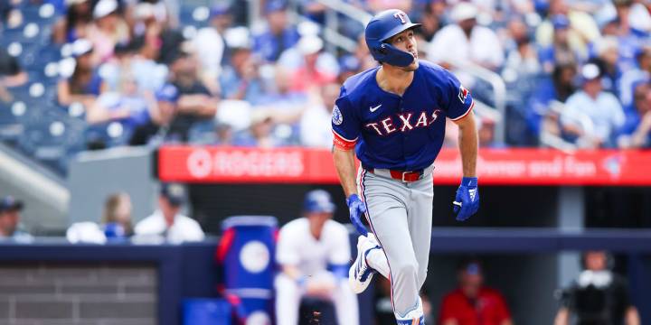 Evan Carter lands on injured list with right wrist fracture