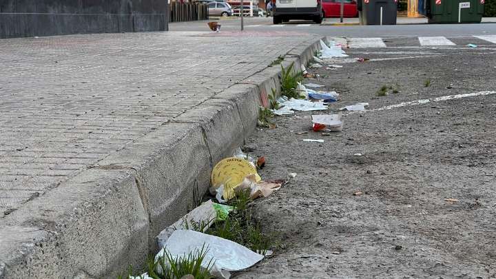 El 'basurazo' eleva el tono de las quejas por la suciedad en Sagunt
