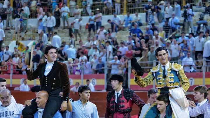Diego Ventura y Pablo Aguado abren la puerta grande en el cierre de la Feria de Almería