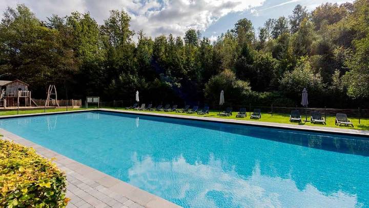 Muere una mujer de 82 años ahogada en su piscina particular en Cunit