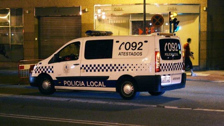 Detienen a un hombre de 25 años en Vigo tras intentar acceder por la fuerza a la casa de la hermana de su expareja