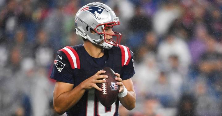 Patriots vs. Commanders: Joshua Dobbs finds end zone to extend lead