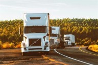 Pone EU freno a visas de camioneros mexicanos