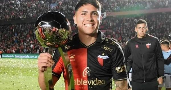 Farías inició un juicio contra colón por un reclamo del 15% de su pase