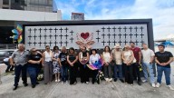 Familiares rinden homenaje a víctimas del Casino Royale