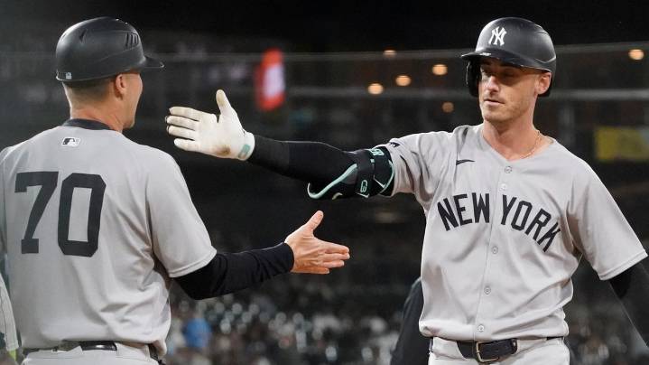 Yankees beat White Sox in 11 to move within two games of first place