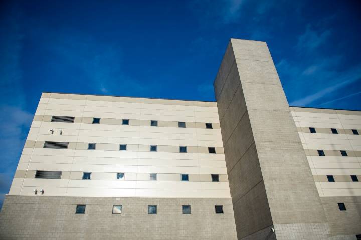 Saginaw County corrections officer fired after allegedly smuggling drugs into jail