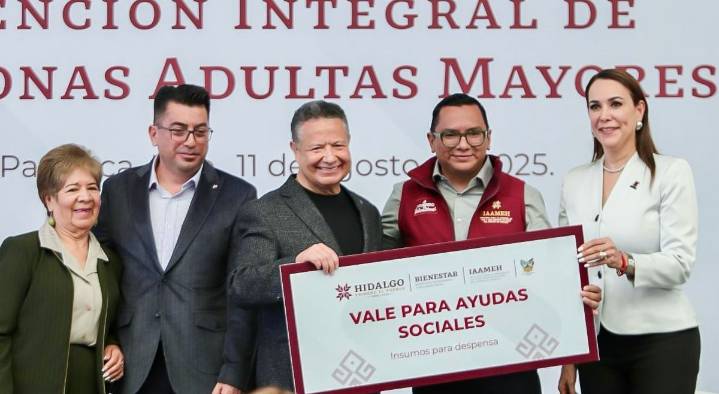 Menchaca entrega equipamiento para unidades gerontológicas y casas de día en 21 municipios