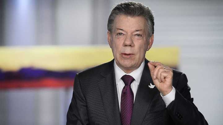 Fuerte choque entre Álvaro Uribe y Juan Manuel Santos en la despedida de Miguel Uribe Turbay