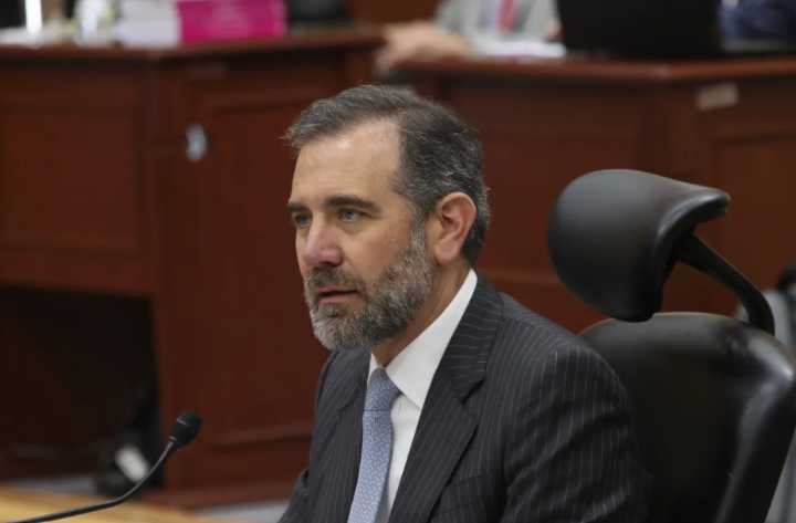 Ampara SCJN a Lorenzo Córdova; deberá eliminar SEP su imagen de libros de texto