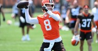 Browns trade QB Kenny Pickett to the Raiders, where he'll back up Geno Smith