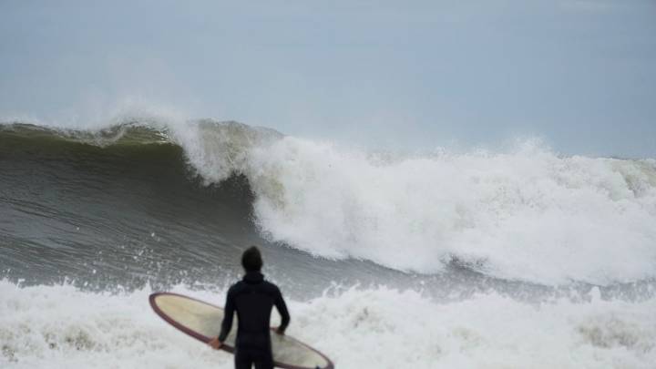 Beaches reopen in New York and North Carolina after Hurricane Erin