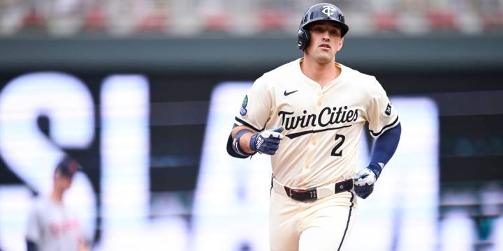 Brooks Lee hits first career grand slam in win against Tigers