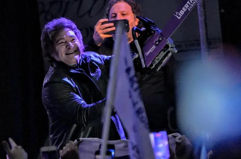 Javier Milei lanzó la campaña en Buenos Aires con fuertes críticas al kirchnerismo