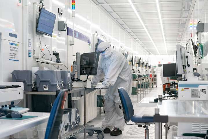 Intel exec quits to run Analog Devices’ Oregon factory
