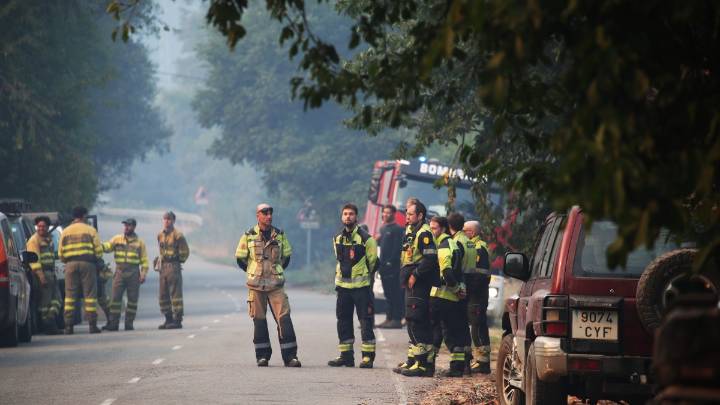Los incendios de Igüeña y Colinas del Campo, en imágenes
