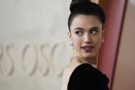 "No sé nada". Margaret Qualley no pudo disimular su incomodidad en relación a Taylor Swift