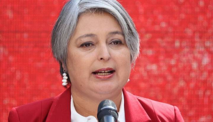 Jara pide "concentración" en comando tras dichos de Carmona: "Yo no soy la mamá de ningún dirigente"