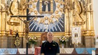Manuel Cerrillo, el bombero que bajará este año el cuadro de La Paloma