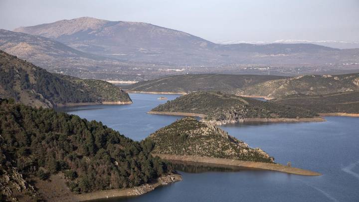 Madrid: evacuadas 19 personas en el embalse del Atazar mientras hacían kayak