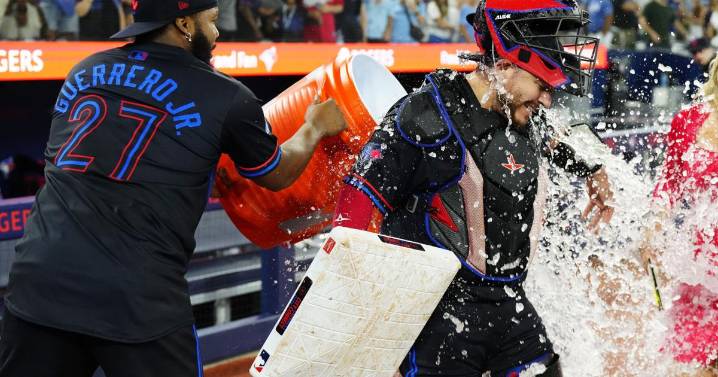 Alejandro Kirk carries the Blue Jays past the Rangers, 6