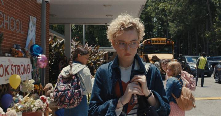 Review: 'Weapons' is the scariest movie of the year