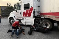 Muere motociclista tras choque contra tráiler en Ramos Arizpe