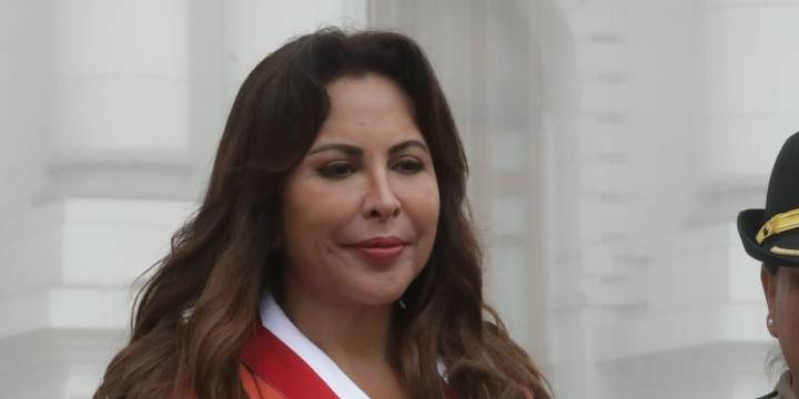 Alcaldes podrían postular a comicios sin renunciar a su cargo: Patricia Chirinos plantea que pidan licencia