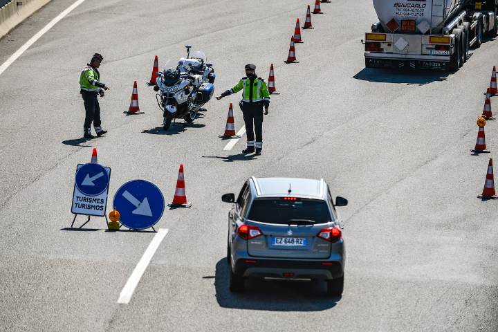Una mujer se cambia por el conductor en un control y da positivo por alcohol  y cocaína