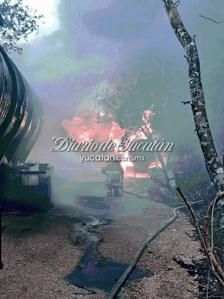 Explosiones e incendio en bodega de aceites en Umán: un trabajador con quemaduras