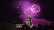 Málaga «engalana» su cielo para empezar la fiesta
