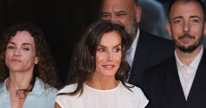 Queen Letizia Looks Like a Goddess in White Dress & Gold Arm Cuff