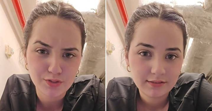 Le exigieron una recarga de 20 dólares desde Cuba y su respuesta se volvió viral: "Estoy lavando baños por 13 dólares la hora"