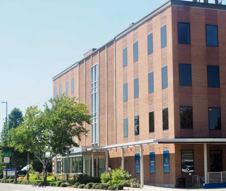 Illinois bank nabs former KeyBank space in Cherry Creek