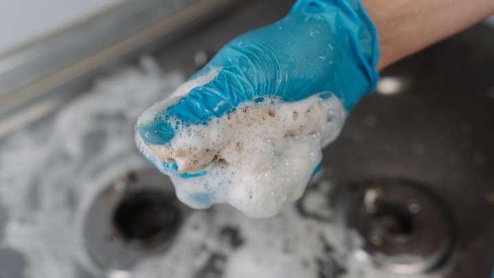 Avoid Cleaning Your Gas Burners With This Common Sense Ingredient (And What To Do Instead)