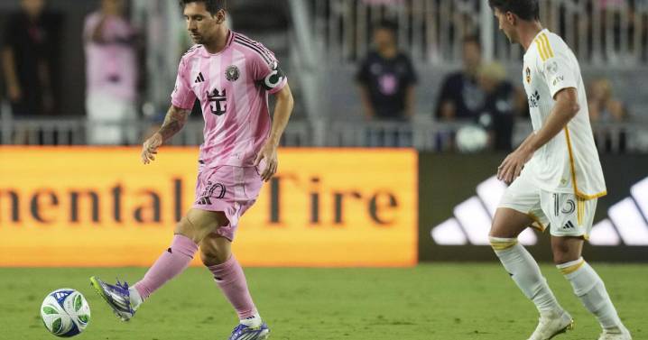 Lionel Messi has goal and assist in return from injury