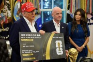 Trump anuncia fecha y lugar del SORTEO DEL MUNDIAL 2026 y recibe la copa del mundo