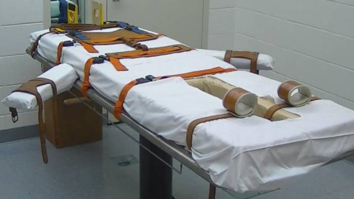 Arkansas death row inmates sue over nitrogen gas execution method