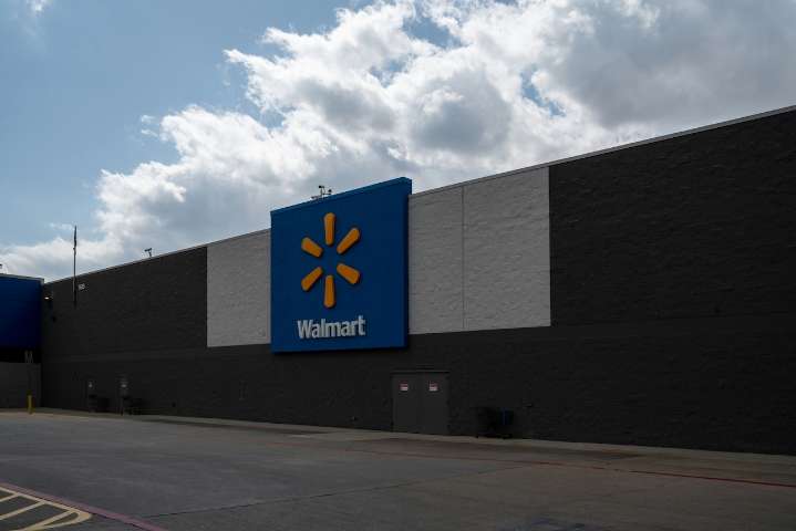 ¿Walmart se va de México? Esto dijo Sheinbaum
