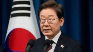 Trump meets South Korea president, touts Kim Jong