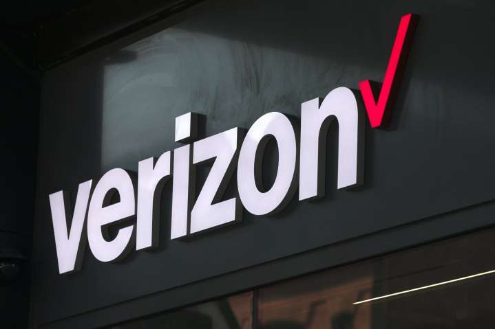 Verizon customers report phone outages, with devices limited to SOS mode