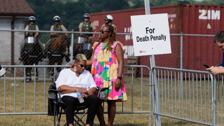 Attorney says heart device did not shock Tennessee man in execution who said he was 'hurting so bad'