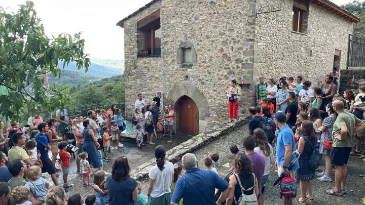 Guardando las distancias: Títeres para reivindicar la España vaciada