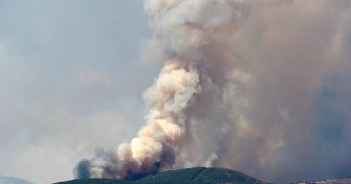 La Junta mantiene activos 18 incendios forestales en León y Zamora, cuatro de ellos en nivel 2, con más de 700 evacuados