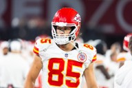 Chiefs add veteran TE Robert Tonyan to active roster