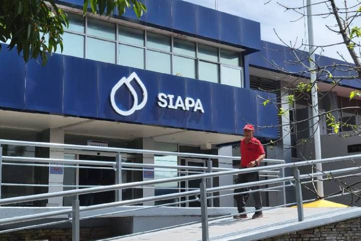 Siapa: debe haber aumento, pero acompañado de compromisos