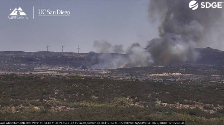 Brush fire threatens structures in southeastern San Diego County