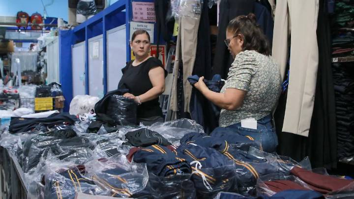 Avanza al 75 por ciento entrega de útiles y uniformes escolares gratuitos en Sinaloa