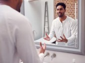 ¿Es normal hablar solo? La psicología revela un nuevo estudio