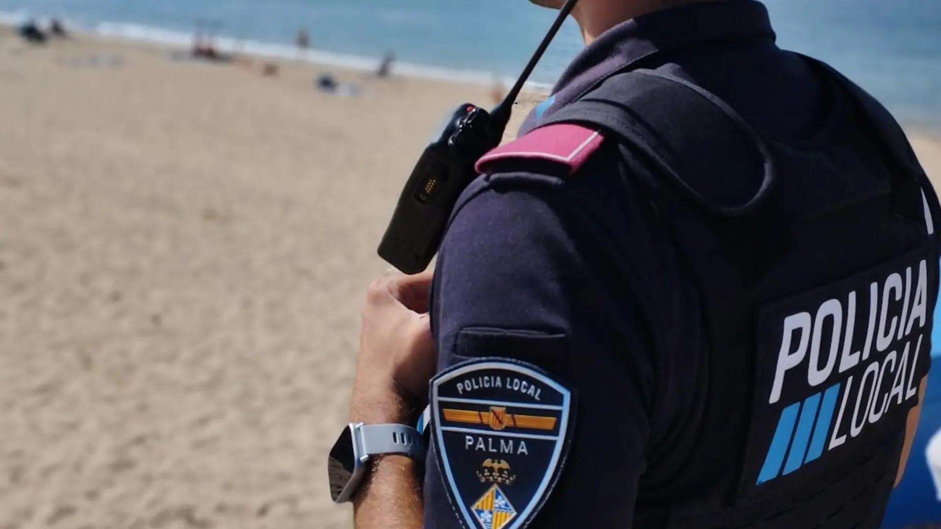 Detienen a un turista por colarse en la habitación de una mujer en un hotel y acariciarla mientras dormía